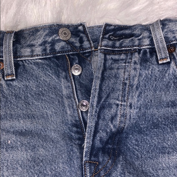 Palm Tree Levi’s Jean Shorts - Picture 4 of 6